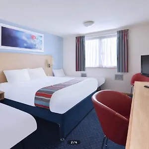 Отель Travelodge Airport